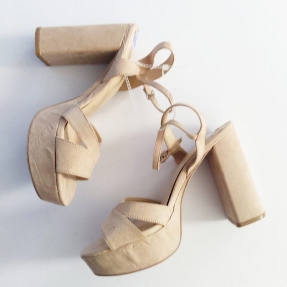 New Wild diva chunky platform heels size 8 tan - Picture 3 of 4